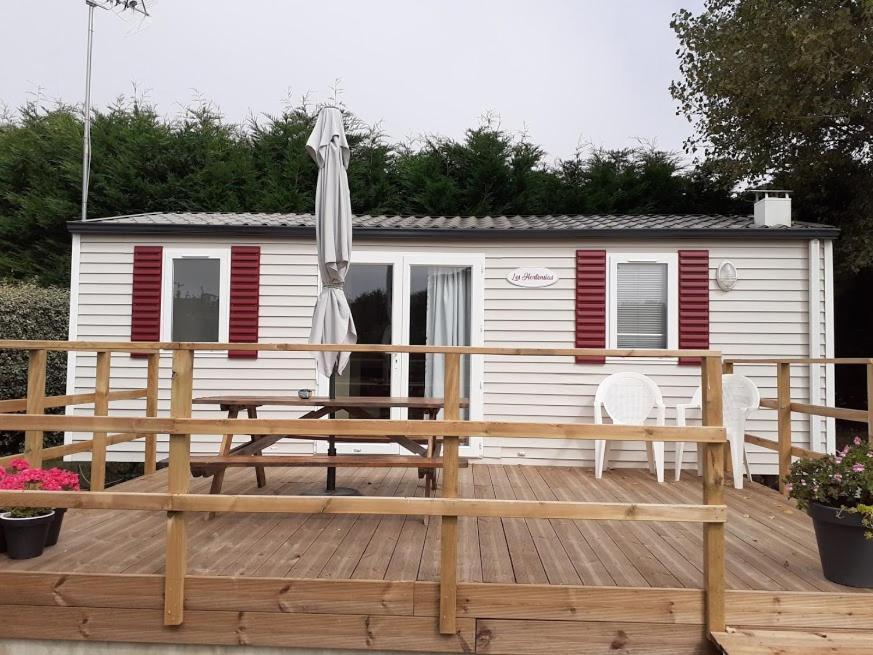 Les Mobile Home De Kerroyal Garlan Exterior photo