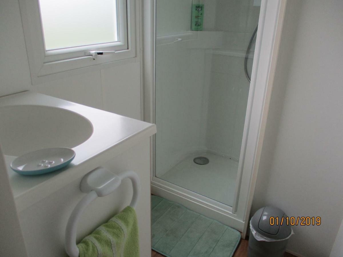 Les Mobile Home De Kerroyal Garlan Exterior photo